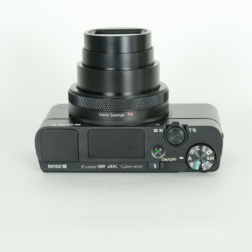 SONY Cyber-shot DSC-RX100M7