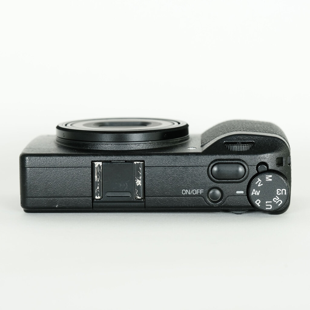 RICOH GR IIIの出品 | ONE SCENE（ワンシーン）