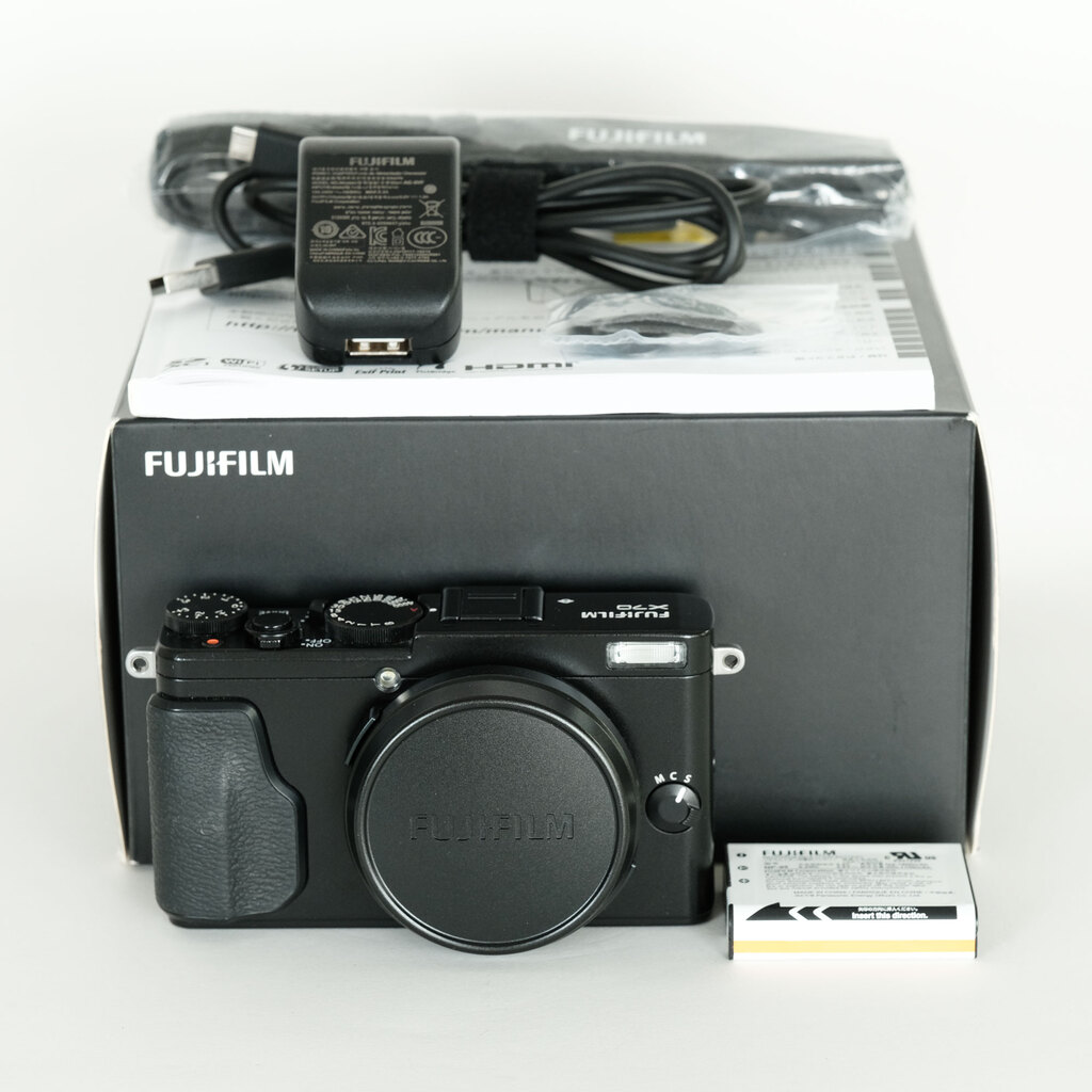 Amazon.co.jp: FUJIFILM デジタルカメラ X70 ブラック X70-B