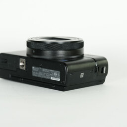 SONY Cyber-shot DSC-RX100M7