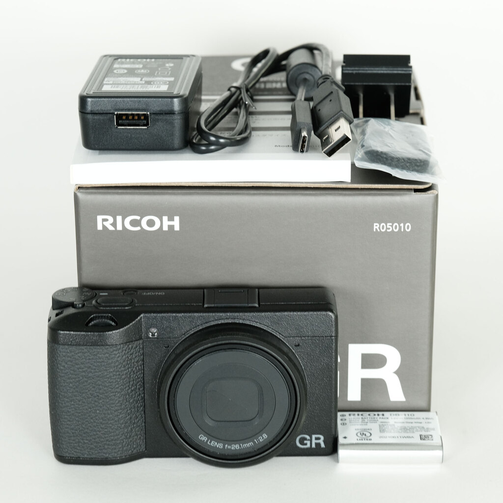 【新品未使用】RICOH GR IIIx 1～2日以内での発送可能 RICOH GR IIIxの出品 | ONE SCENE（ワンシーン）
