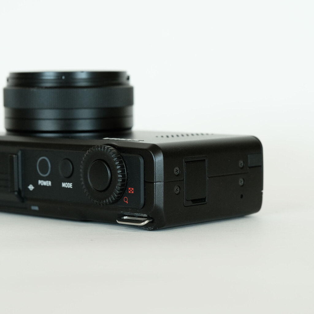【コンパクトデジタルカメラ】Sigma dp2 Merrill