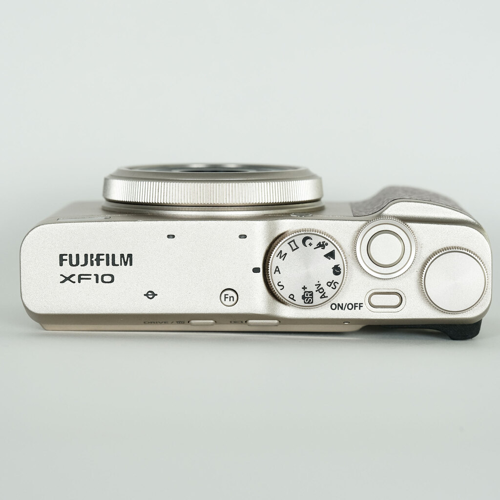 FUJIFILM XF10 シャンパンゴールドの出品 | ONE SCENE（ワンシーン）