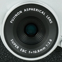 FUJIFILM X half X-HF1