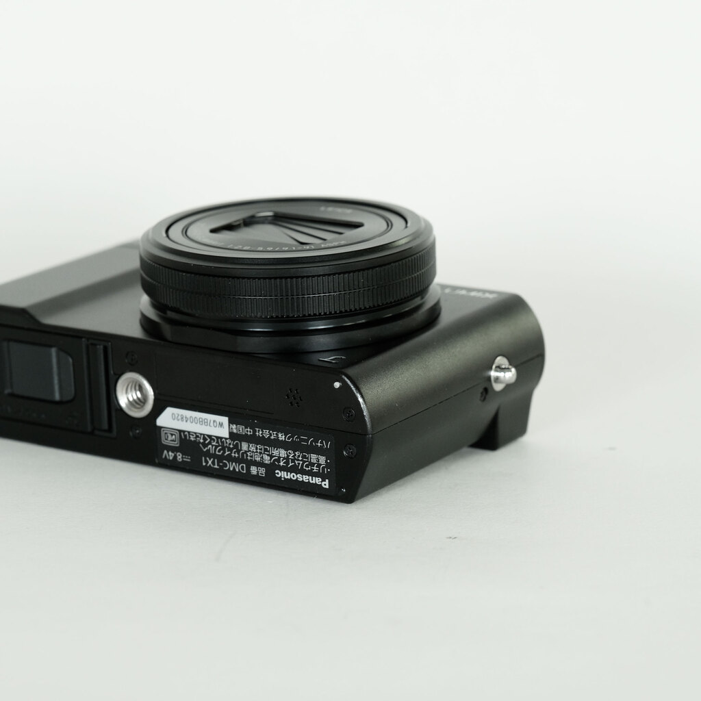 Panasonic LUMIX DMC-TX1 Panasonic LUMIX DMC-TX1