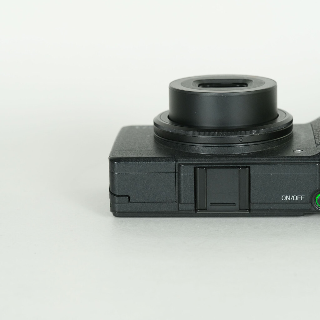 RICOH GR IIの出品 | ONE SCENE（ワンシーン）