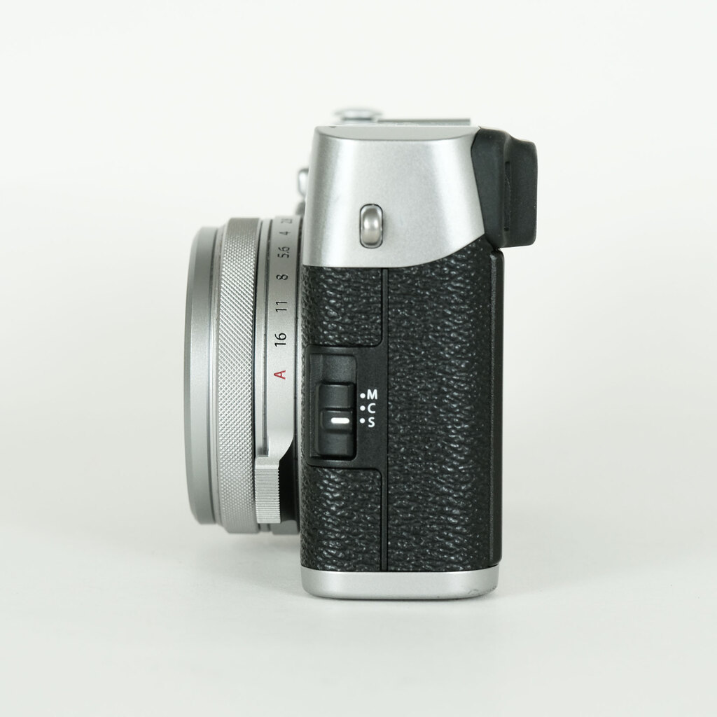 FUJIFILM X100F シルバーの出品 | ONE SCENE（ワンシーン）