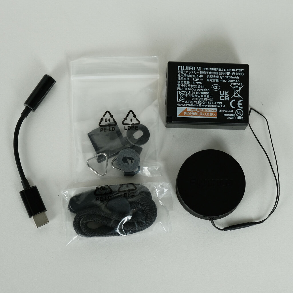 FUJIFILM X half X-HF1