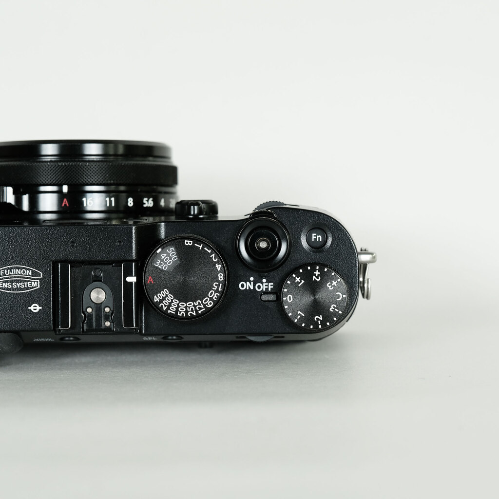 FUJIFILM X100F ブラック