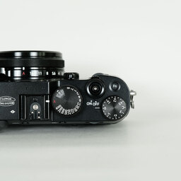 FUJIFILM X100F ブラック