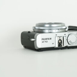 FUJIFILM X70 シルバー