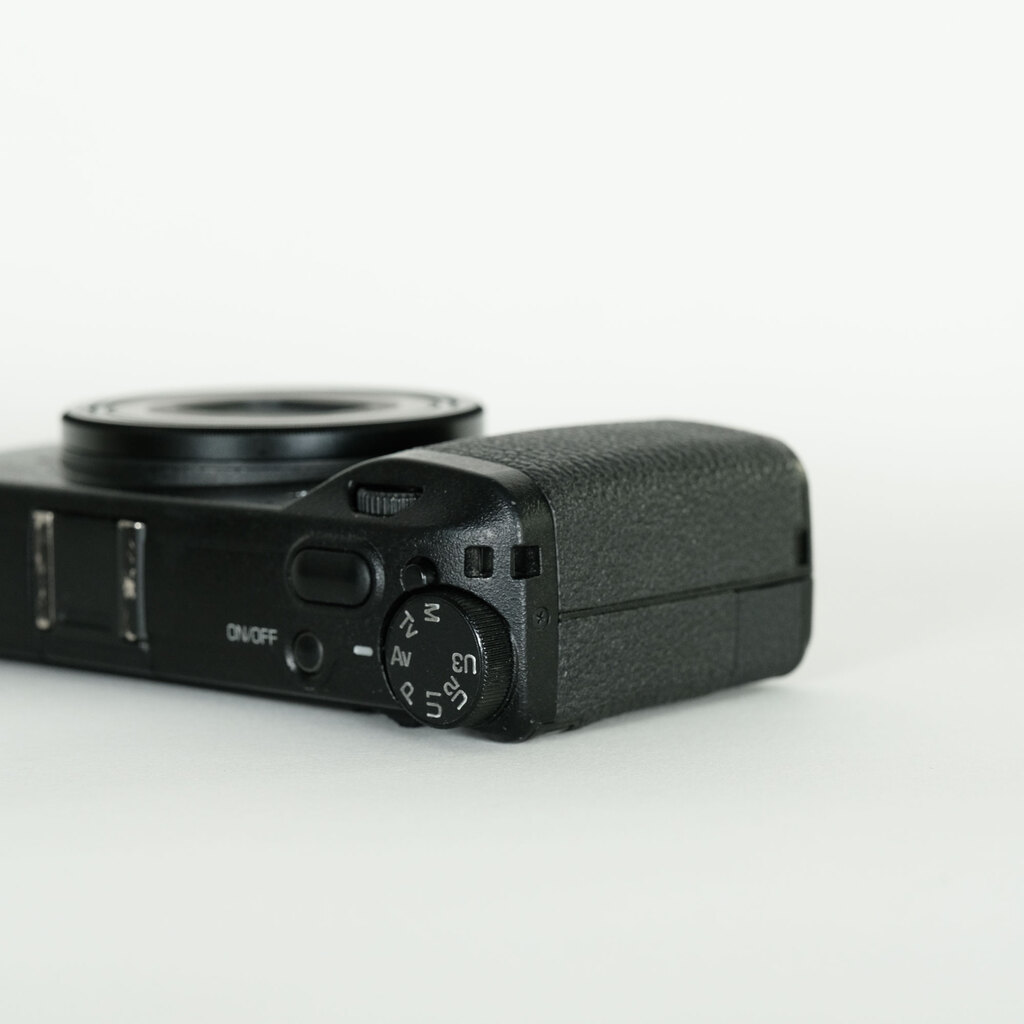 RICOH GR IIIの出品 | ONE SCENE（ワンシーン）