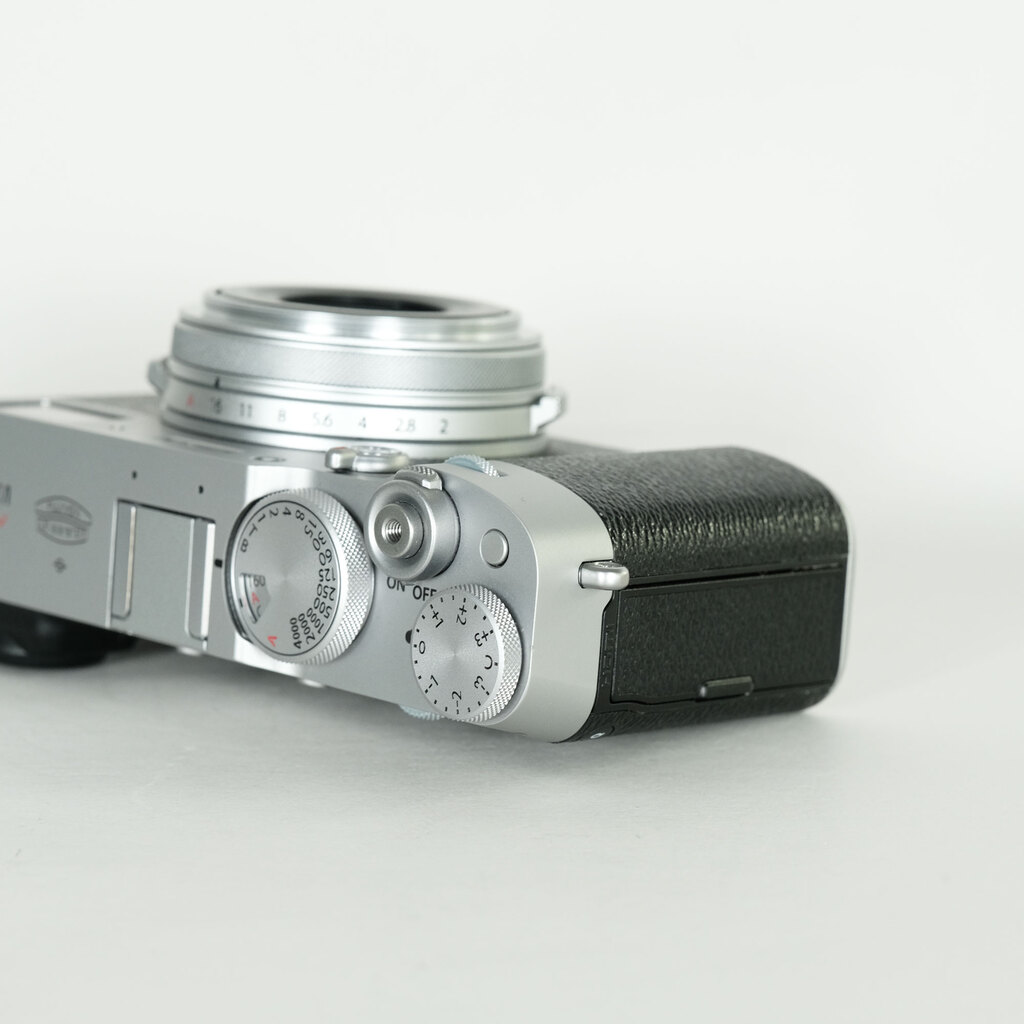 Fujifilm X100V シルバー 良品】FUJIFILM 富士フイルム デジタルカメラ X100V シルバー
