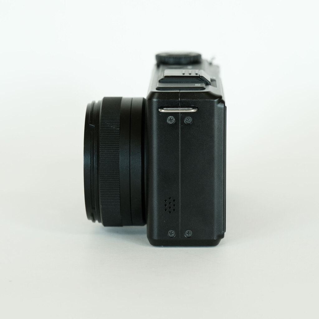 デジタルカメラ DP2 Merrill Sigma REVIEW: Sigma DP2 Merrill - A Diamond in the Rough