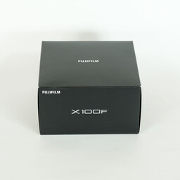 FUJIFILM X100F シルバー FUJIFILM X100F シルバー