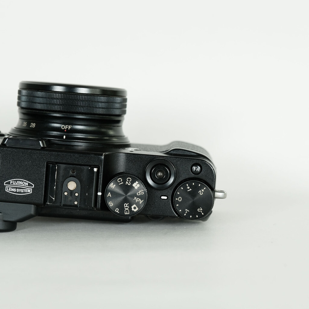 FUJIFILM X10 ブラック