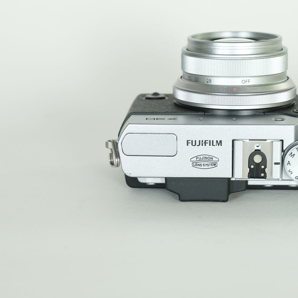FUJIFILM X30 シルバー FUJIFILM X30 シルバー