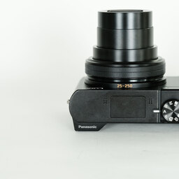 Panasonic LUMIX DMC-TX1 Panasonic LUMIX DMC-TX1