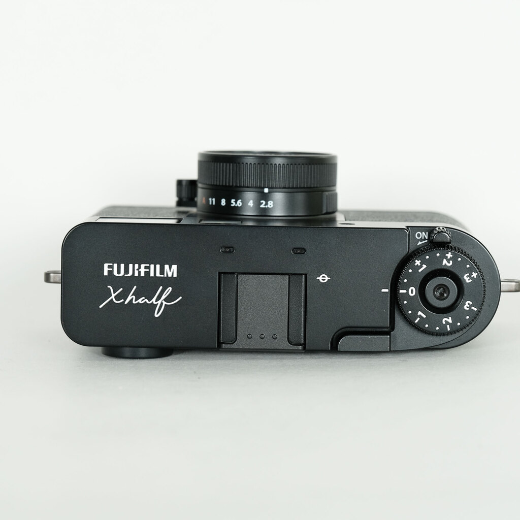 【コンパクトデジタルカメラ】 X half（X-HF1） / 富士フィルム FUJIFILM X half （Xハーフ）-富士フイルム Xシリーズ & GFX