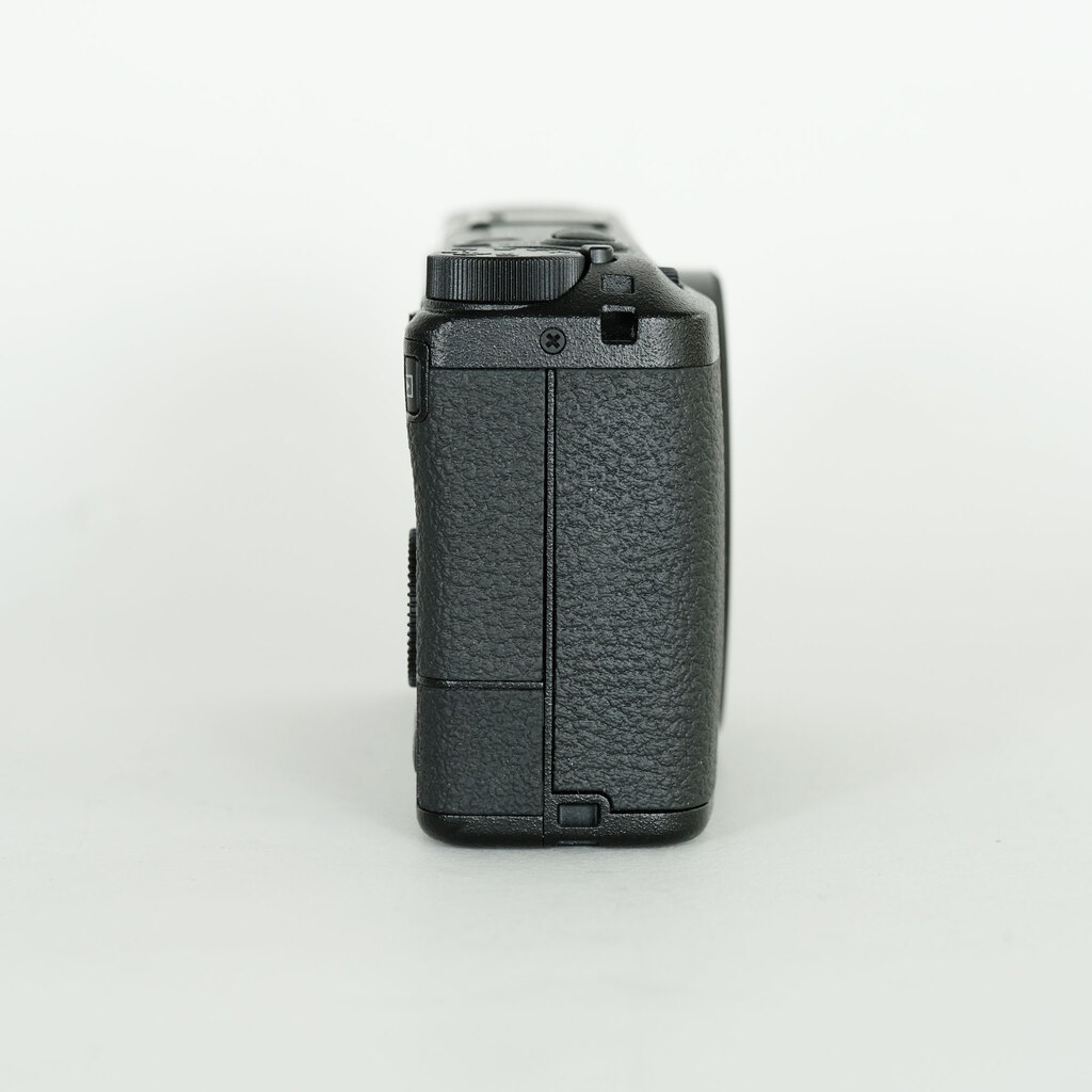 ★新品未使用★ RICOH リコー GR IIIx デンジタルカメラ RICOH GR IIIxの出品 | ONE SCENE（ワンシーン）