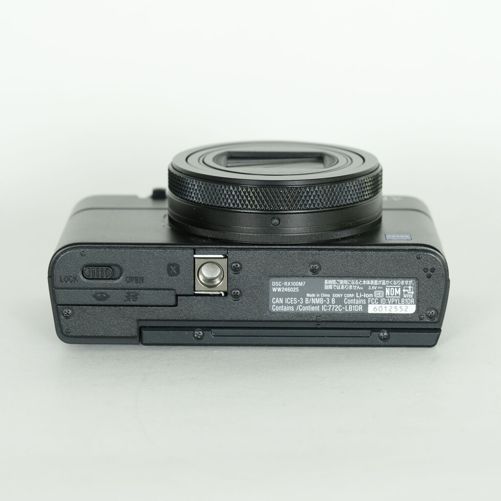 SONY Cyber-shot DSC-RX100M7