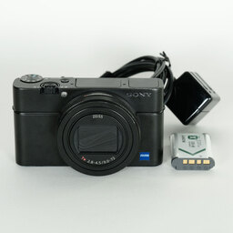 SONY Cyber-shot DSC-RX100M7