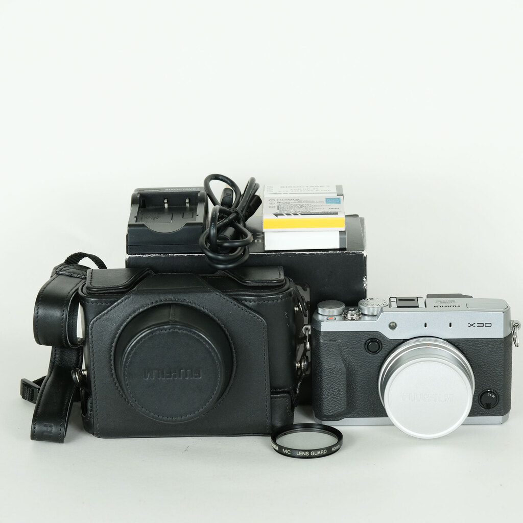 FUJIFILM X30 シルバー FUJIFILM X30 シルバー