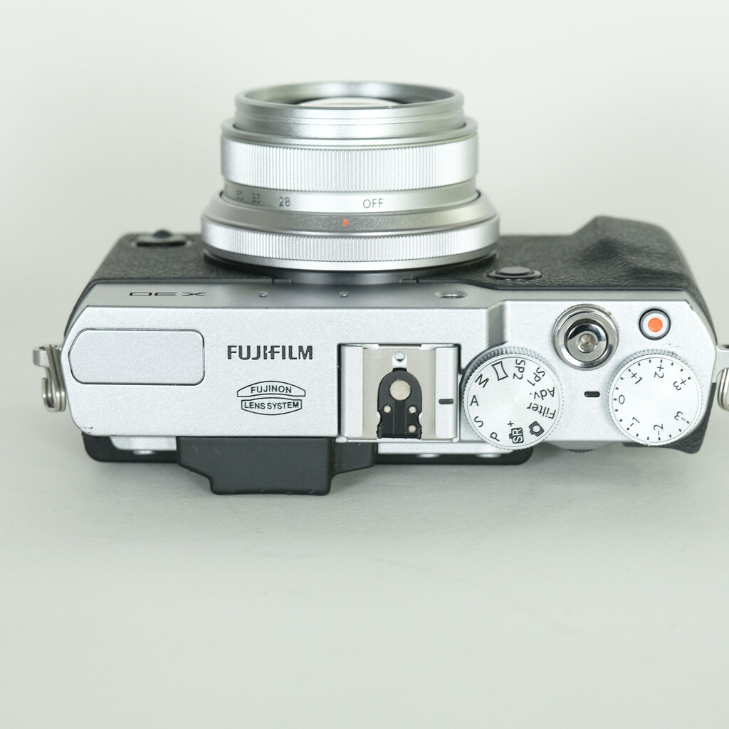 FUJIFILM X30 シルバー FUJIFILM X30 シルバー