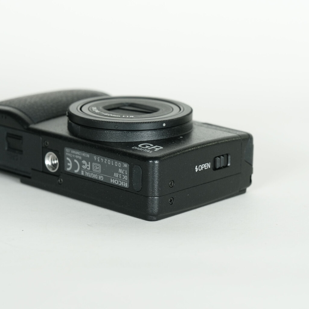 RICOH GR DIGITAL IIIの出品 | ONE SCENE（ワンシーン）