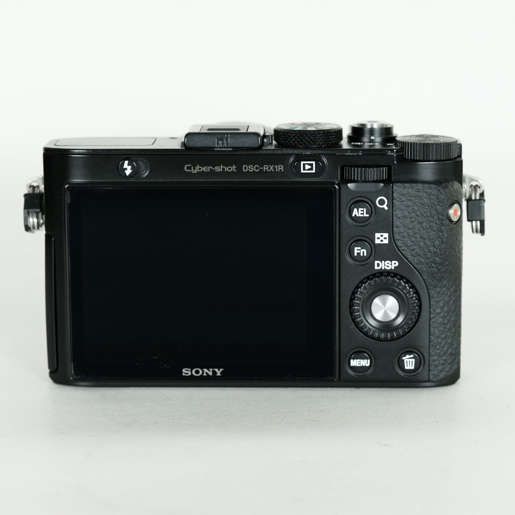 デジタルカメラ Sony Cyber-shot DSC-RX1 Sony Cyber-shot DSC-RX1 Review | PCMag
