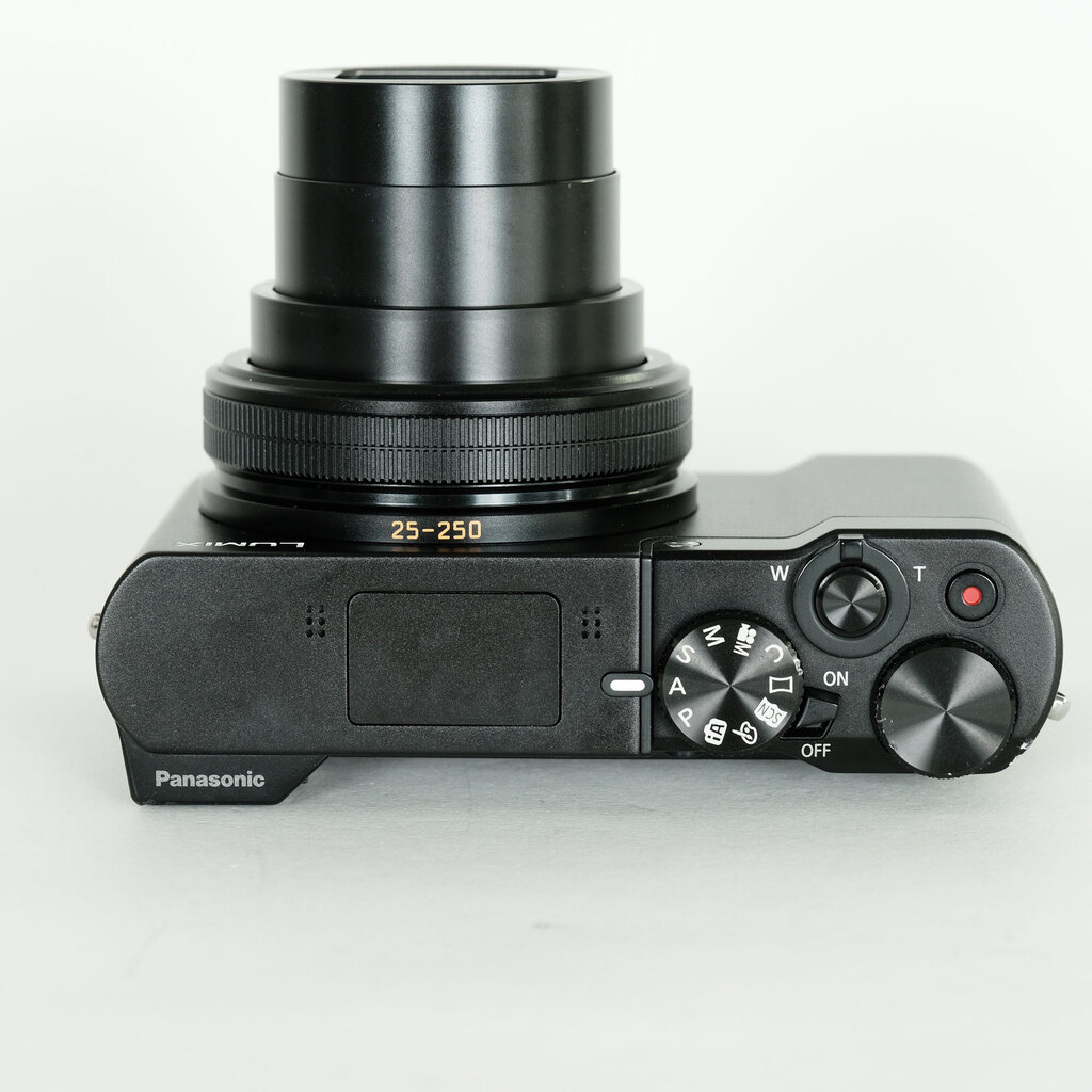 Panasonic LUMIX DMC-TX1 Panasonic LUMIX DMC-TX1