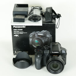 Panasonic LUMIX DMC-FZ300