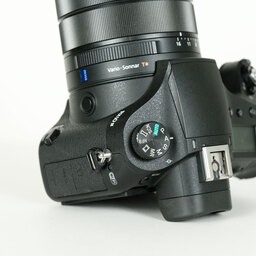 SONY Cyber-shot DSC-RX10M3