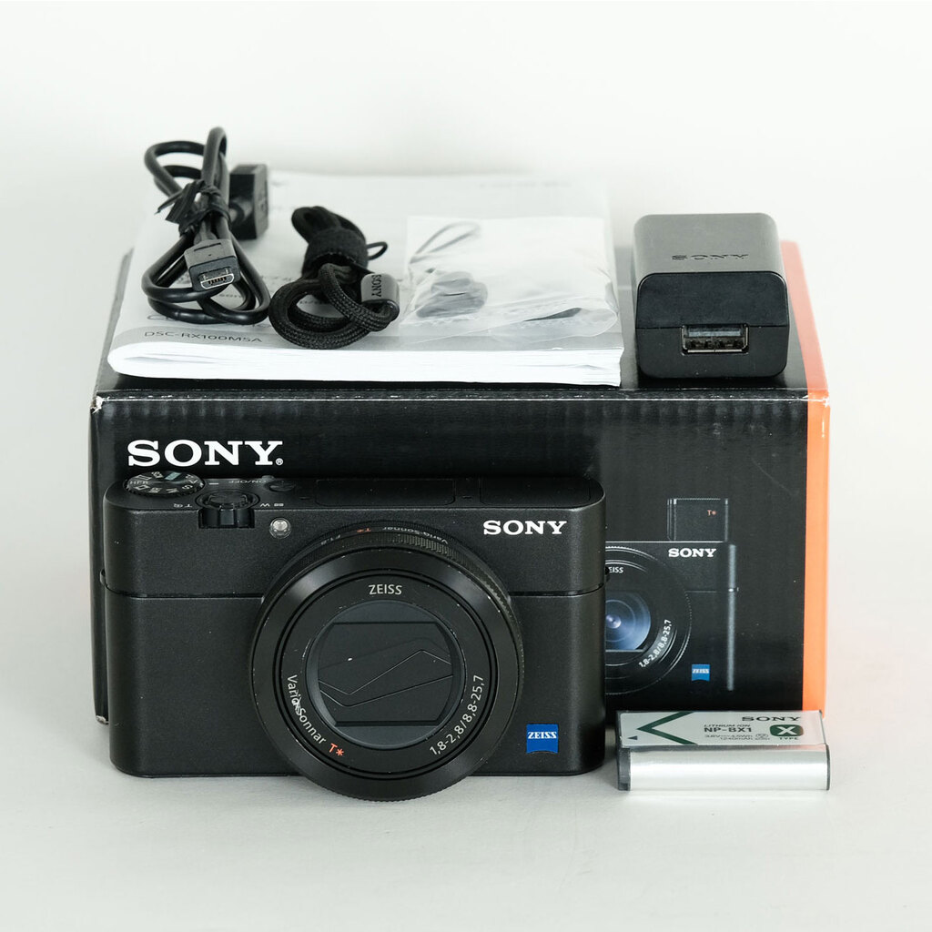SONY Cyber-shot DSC-RX100M5A SONY Cyber-shot DSC-RX100M5A