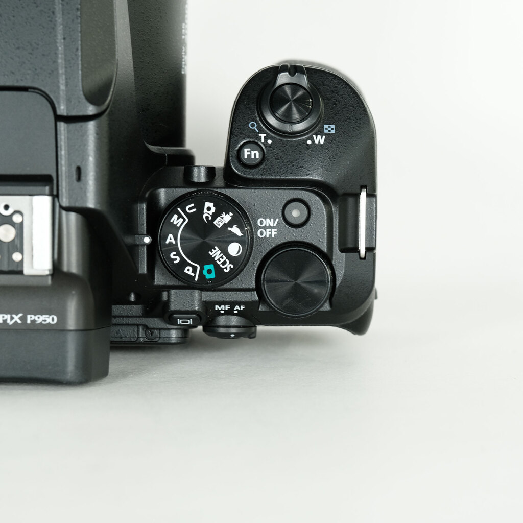 □ほぼ新品□ Nikon COOLPIX P950 ケース付 付属品全部あり