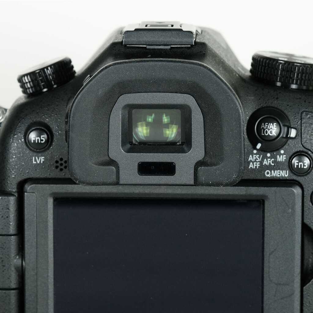 Panasonic LUMIX DMC-FZ1000 Panasonic LUMIX DMC-FZ1000