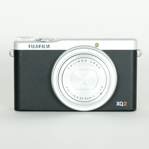 FUJIFILM XQ2 シルバー FUJIFILM XQ2 シルバー