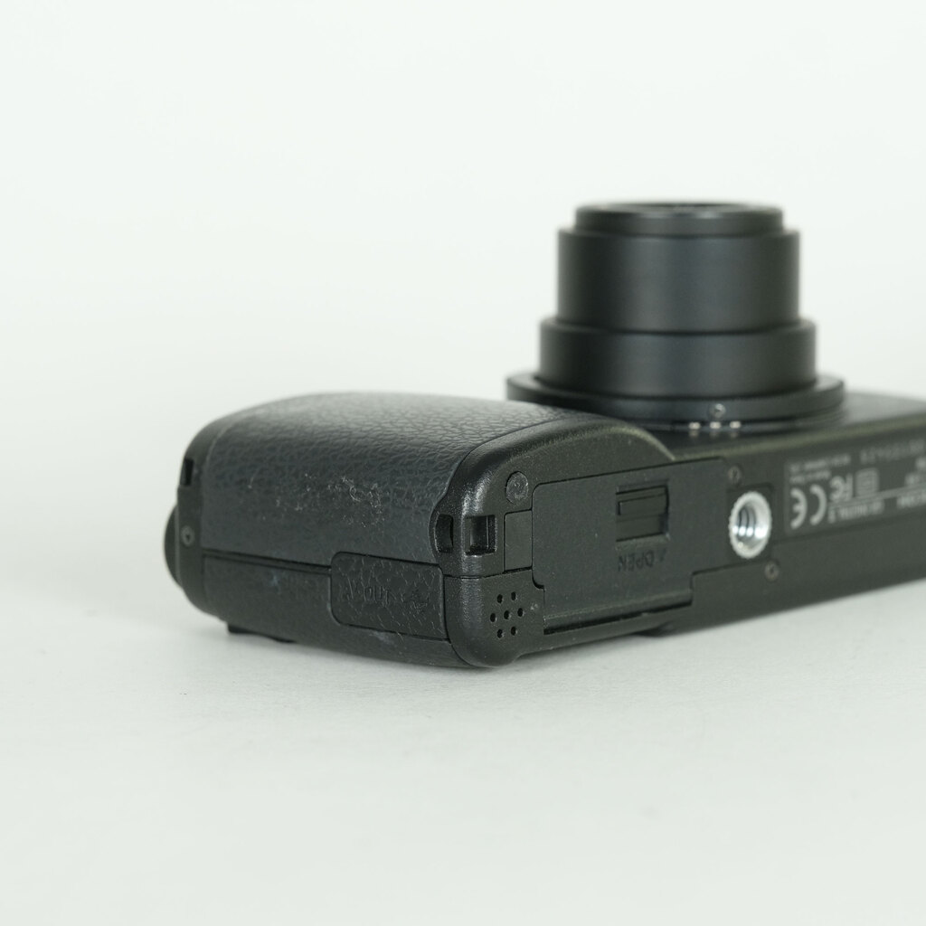 RICOH GR DIGITAL IIの出品 | ONE SCENE（ワンシーン）