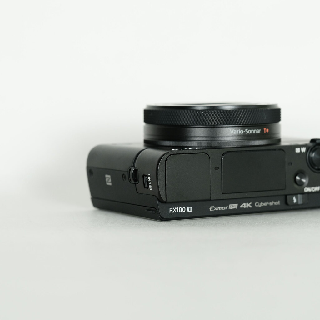 SONY Cyber-shot DSC-RX100M7G シューティンググリップキット SONY Cyber-shot DSC-RX100M7G シューティンググリップキット