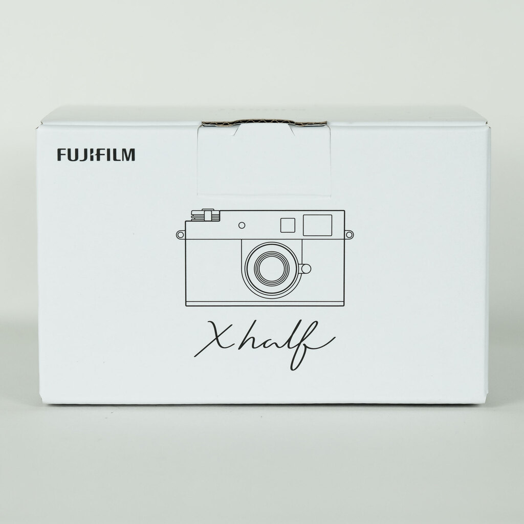 FUJIFILM X half X-HF1