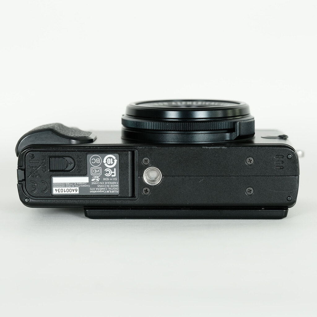 FUJI HDR コンパクトフィルムカメラ ブラック Amazon.co.jp: FUJIFILM プレミアムコンパクトデジタルカメラ