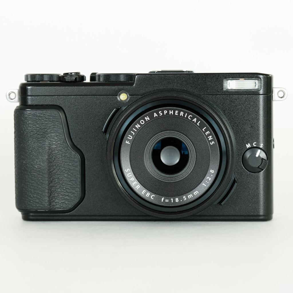 数量限定！在庫処分セール 売り切れ御免 FUJIFILM SCENE（ワンシーン） ONE | ブラックの出品 X70 デジタルカメラ