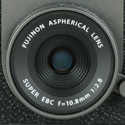 FUJIFILM X half X-HF1