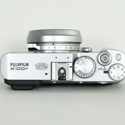 FUJIFILM X100F シルバー FUJIFILM X100F シルバー
