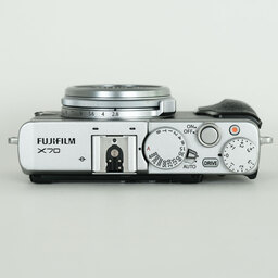 FUJIFILM X70 シルバー