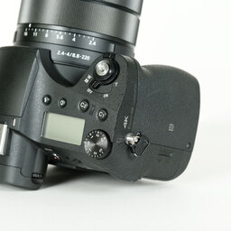 SONY Cyber-shot DSC-RX10M3