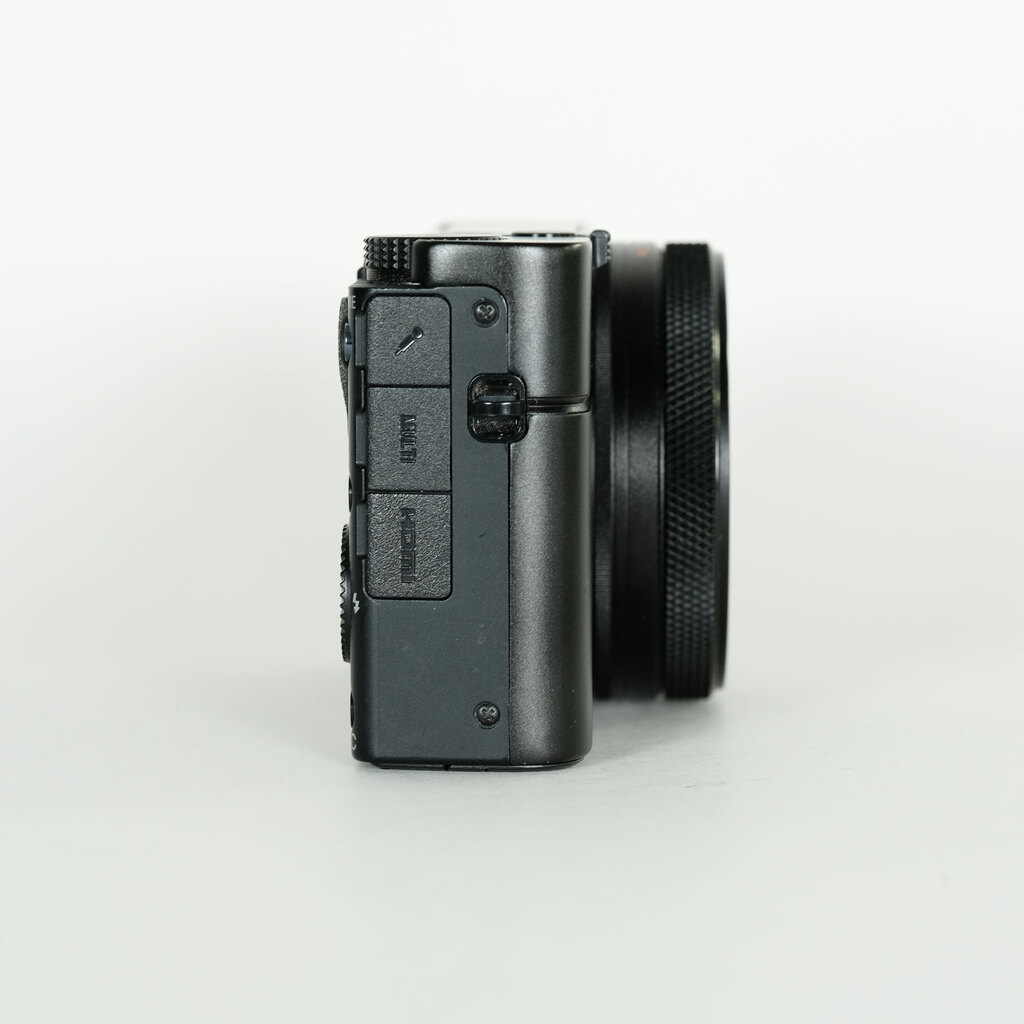 SONY Cyber-shot DSC-RX100M7