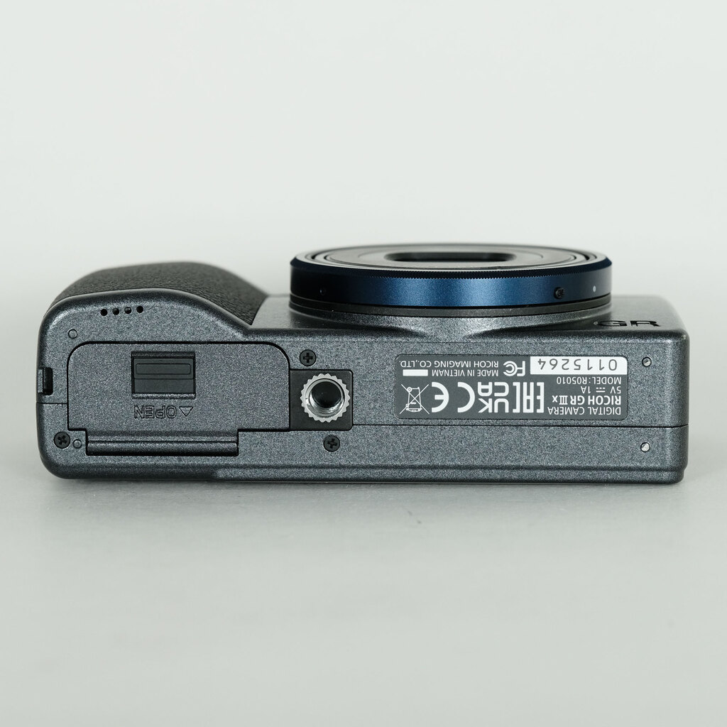 良品RICOH GR IIIx Urban Edition[元箱付き] Ricoh GR IIIx Camera Urban Edition