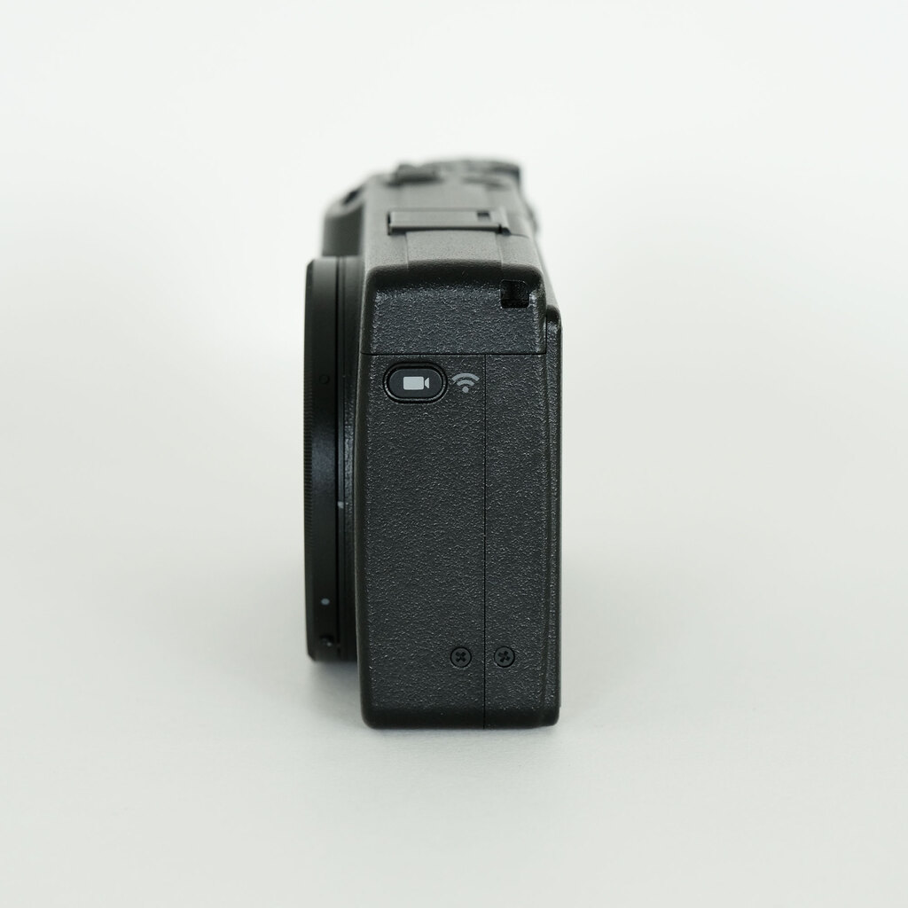 RICOH GR IIIの出品 | ONE SCENE（ワンシーン）