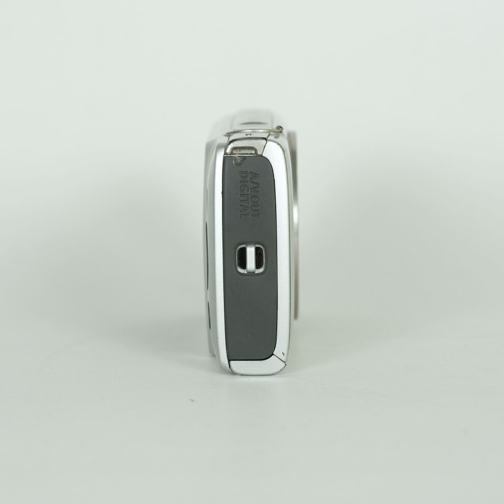 Canon IXY 200 シルバー